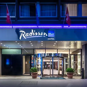 4* Ξενοδοχείο Radisson Blu,